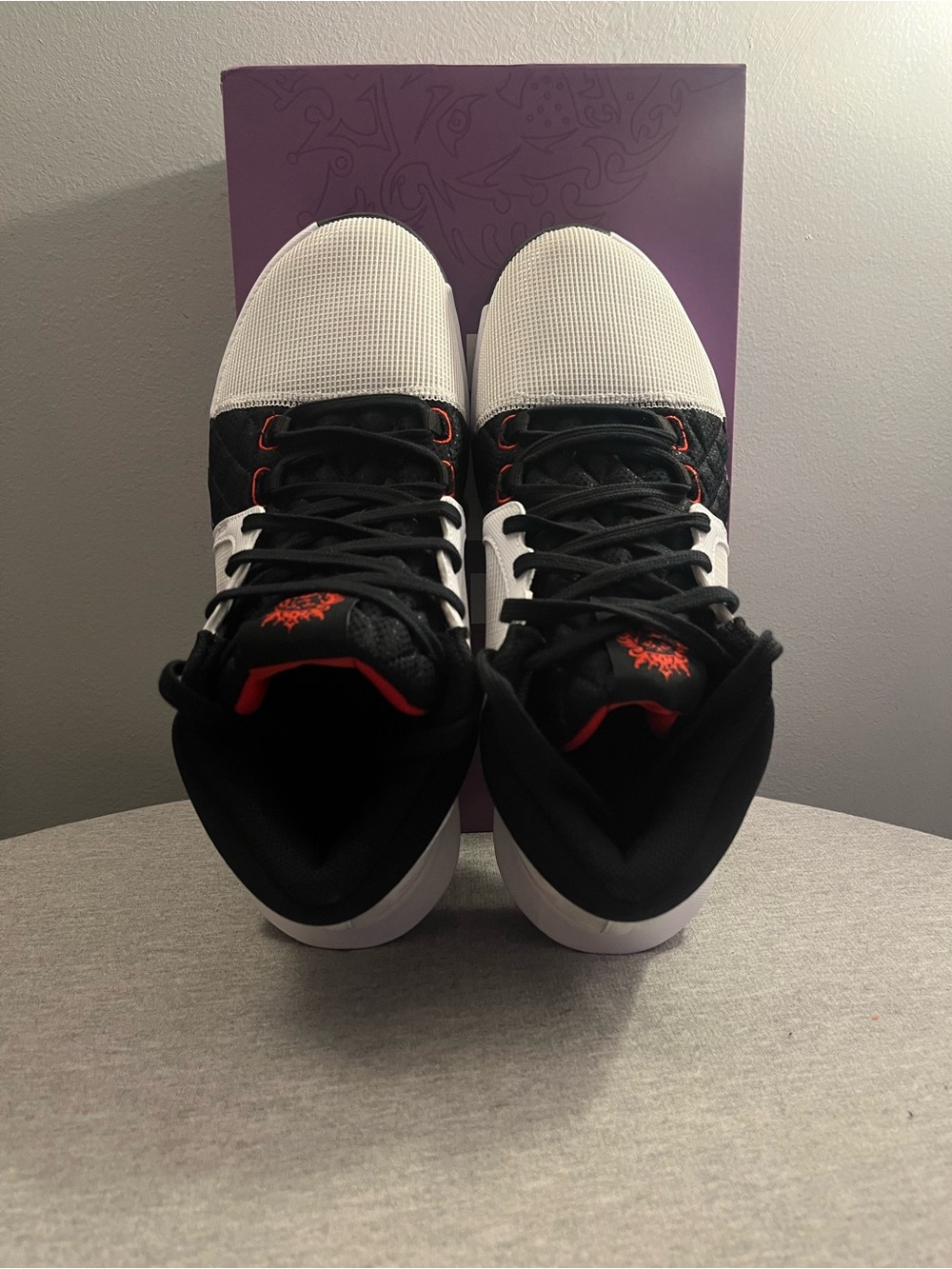 Nike Lebron Witness VIII White Black Red Men's Shoe Size 11.5 FB2239-103 - Picture 9 of 12